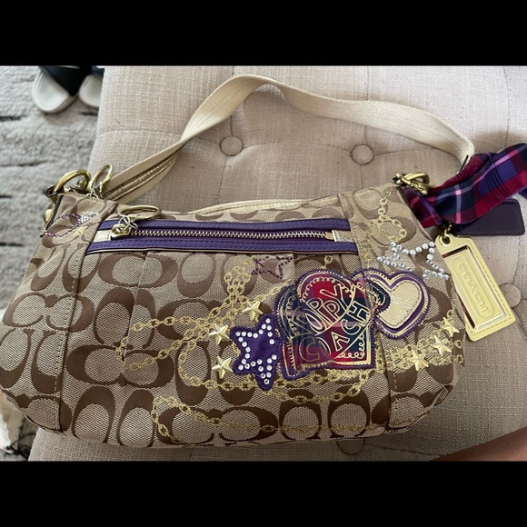 Coach Handbags - Coach Poppy Handbang